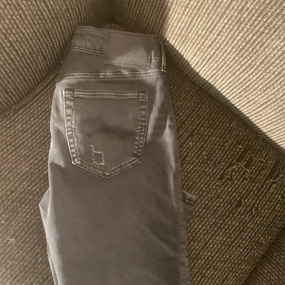 *Brand new* American Eagle Men’s ripped jeans size 29W 30L - Picture 3 of 3